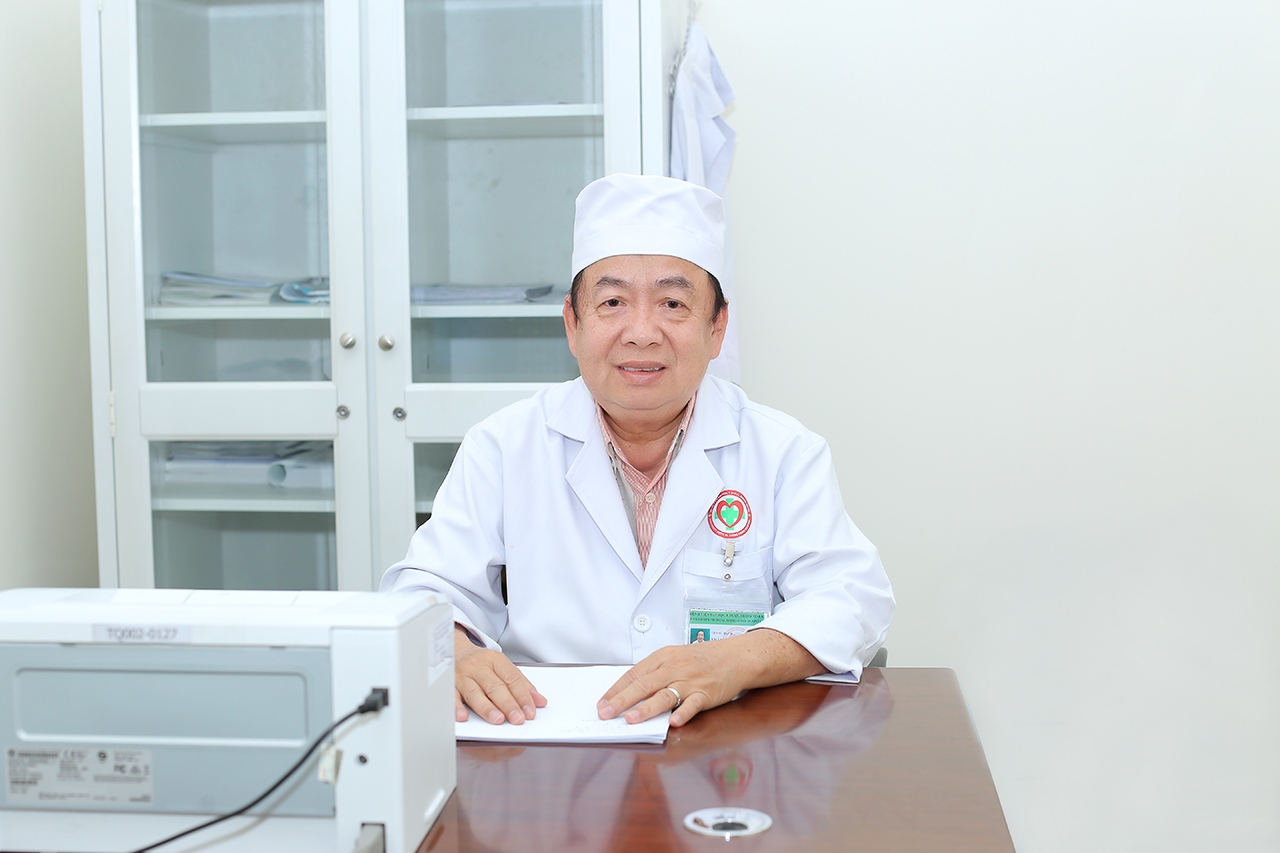 Bác sĩ trưởng khoa cấp cứu tổng hợp BV Shing Mark Trần Ngọc Dũng 